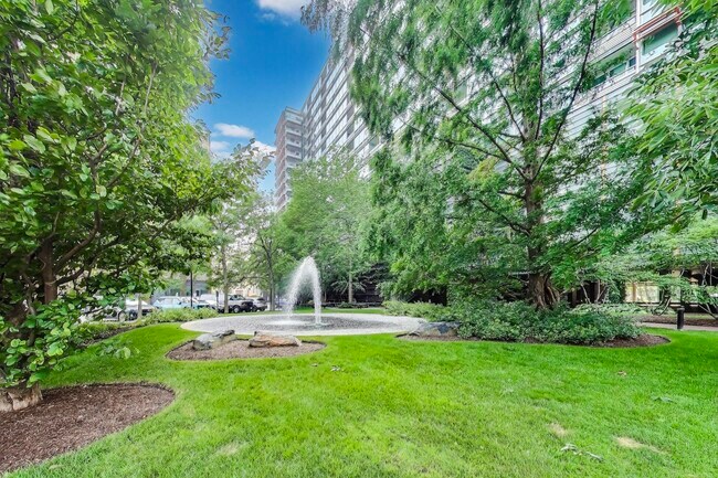 Foto del edificio - 800 Elgin Rd