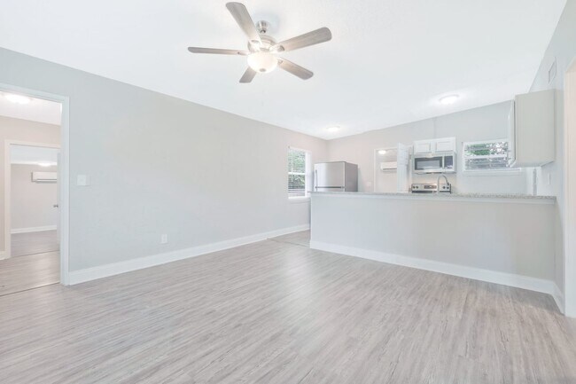 Foto del edificio - 6840 Brandemere Rd S