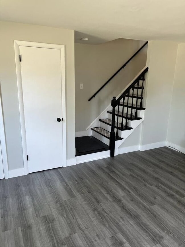 Foto del edificio - 132 Ring Dr