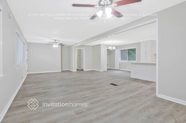 Building Photo - 944 Betty Dr