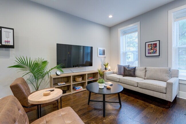 Foto del edificio - 1148 W Addison St