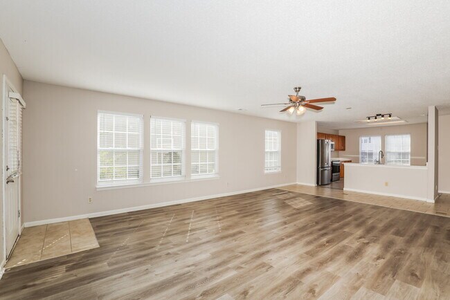 Building Photo - 2217 Westmere Dr