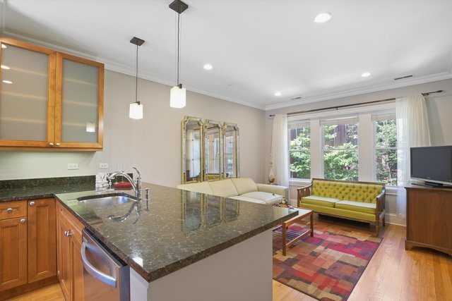 Foto del edificio - 1427 W Elmdale Ave