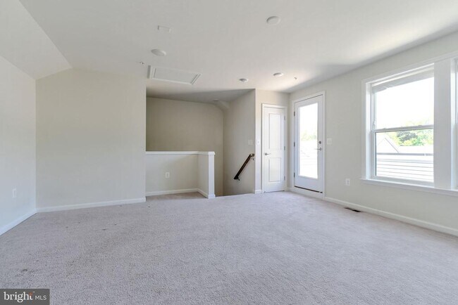 Building Photo - 3336 Cormorant Dr