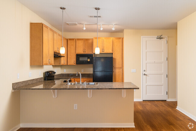 1BR, 1 BA - 810SF - Residences at University Hills