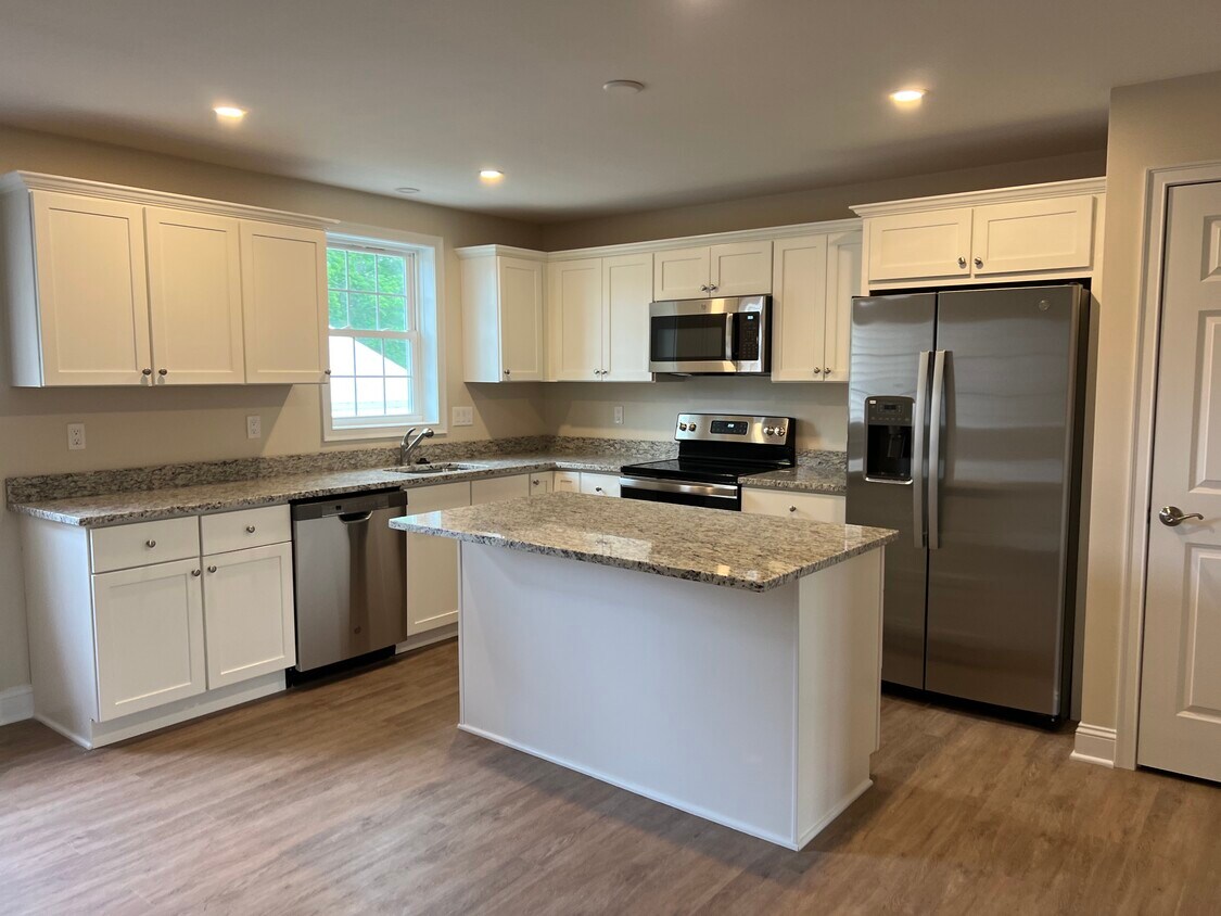 60 Bay Spring Ave Unit C7, Barrington, RI 02806 Condo for Rent in