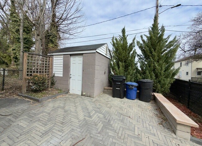 Foto del edificio - 123 Walnut Ave