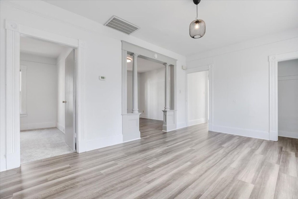 Primary Photo - 3 Bedroom available in Goose Hollow!