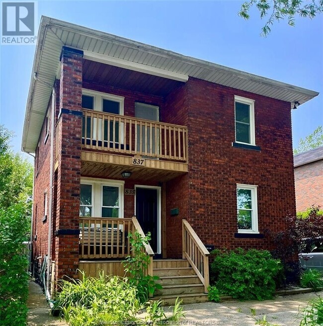 Building Photo - 837-837 Louis Ave