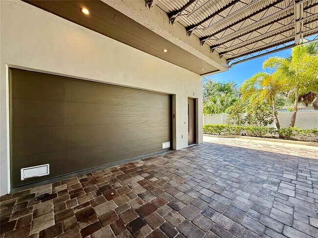 Foto del edificio - 4910 W McElroy Ave