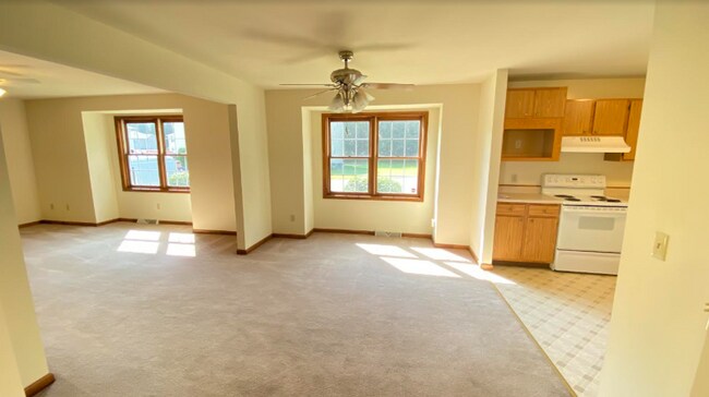 Building Photo - 4250 Menga Dr
