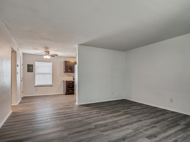 living room - Stratford Square Apartments