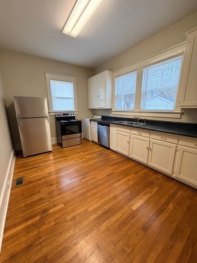 Building Photo - 750 Truett Ave