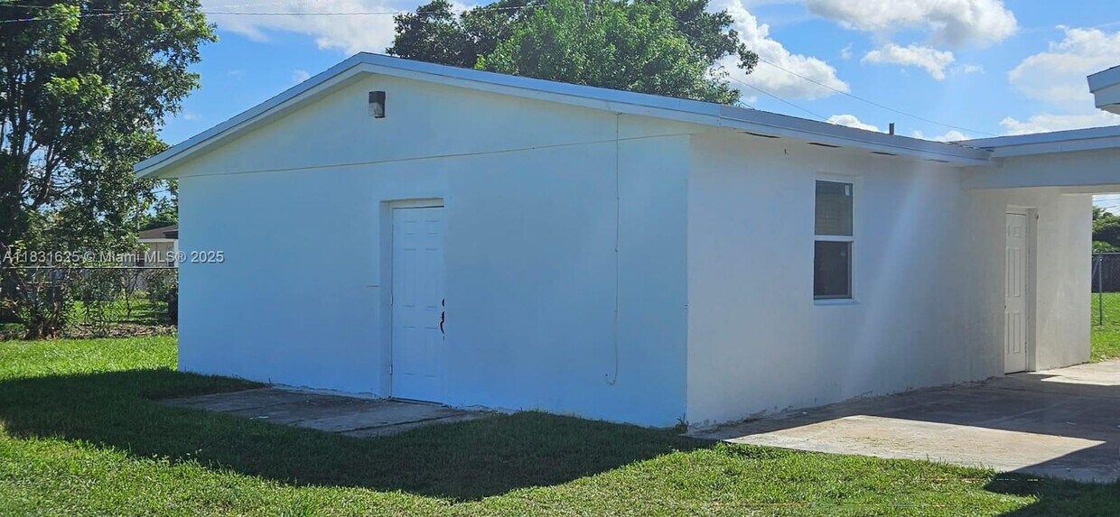 Foto principal - 11700 SW 220th St