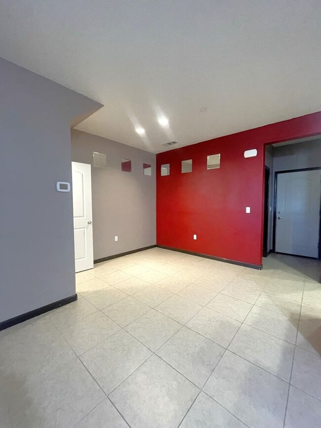 Foto del edificio - 22774 Amador St