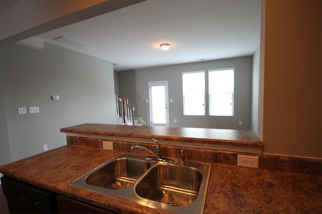 Building Photo - 2235 Sunny Cove Dr