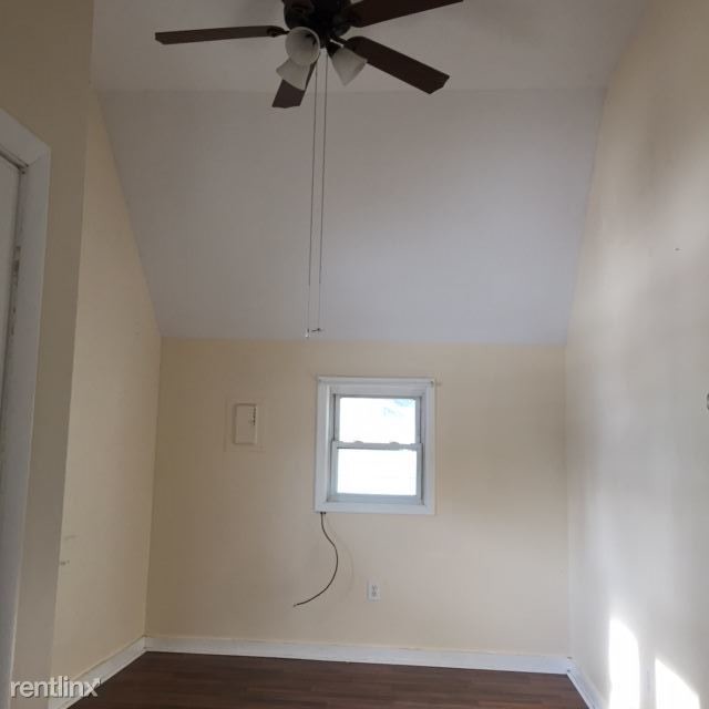 Building Photo - 1 br, 1 bath Apartment - 272 W 14th St