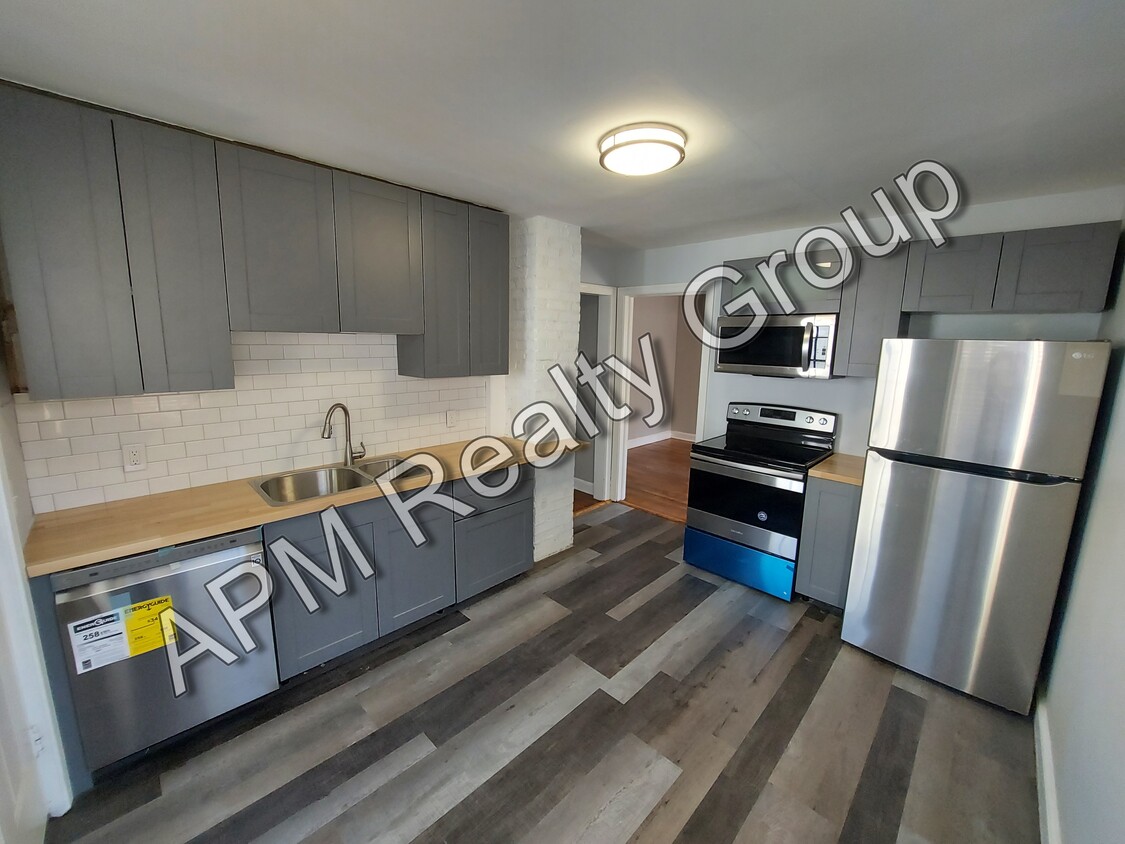 Primary Photo - 110 Kilbourne Rd