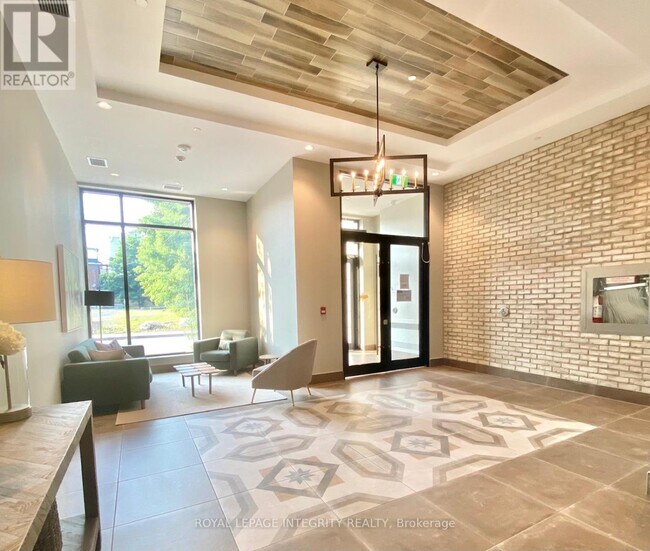 Photo du bâtiment - 60 Springhurst Ave