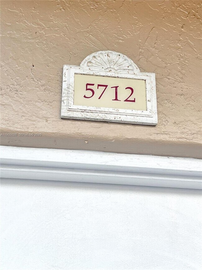 Foto del edificio - 5712 W 25th Ct