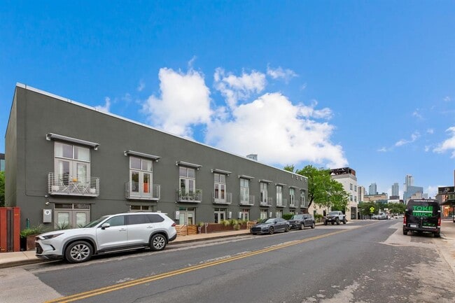 Foto del edificio - 1305 E 6th St