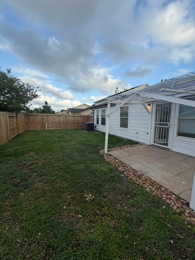 Building Photo - 13426 Sanderford Ln