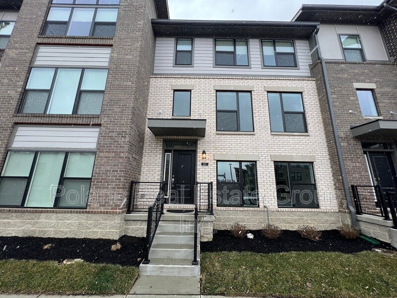 Primary Photo - 635 Golborne St