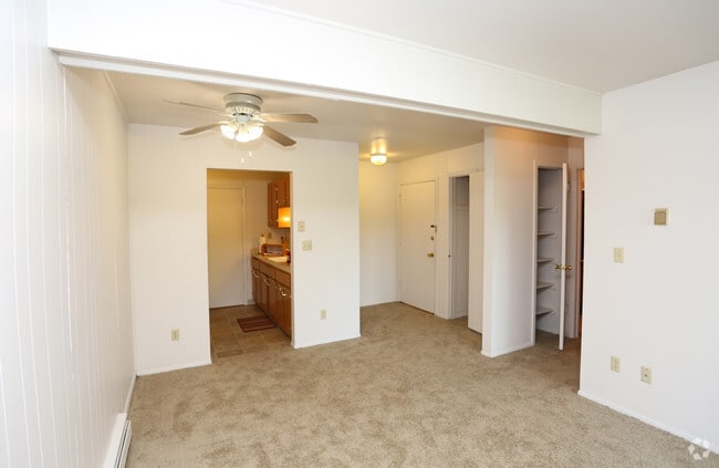 1BR, 1BA - Layton Grove