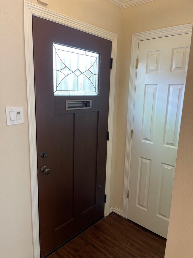 Foto del edificio - 6452 Olympia Dr