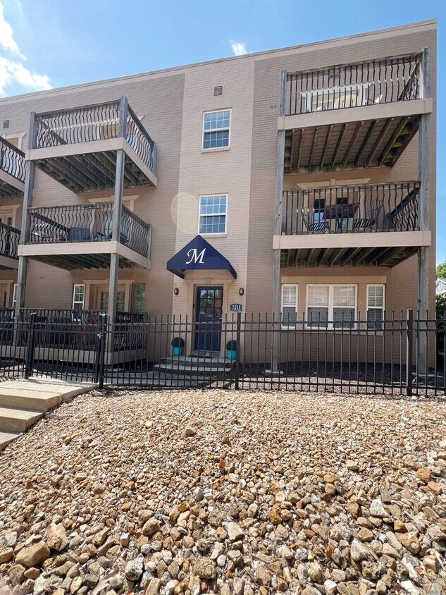 Primary Photo - COMING SOON: Charming Updated Apartment wi...