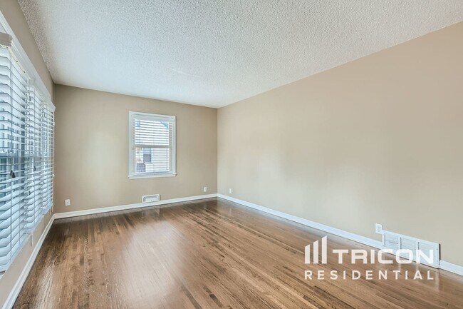 Foto del edificio - 6514 Stevens Ave