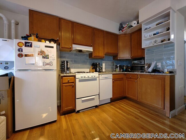 Foto del edificio - 1054 Cambridge St