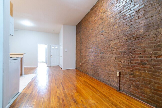 Building Photo - 722 Ocean Ave