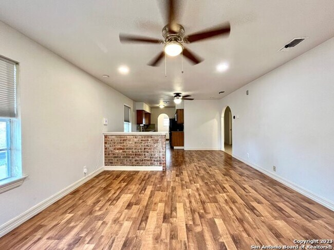 Building Photo - 3 Bedroom/1 Bathroom Home in the Preston S...