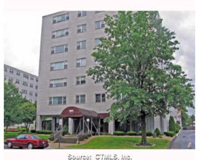 Primary Photo - 893 Farmington Ave
