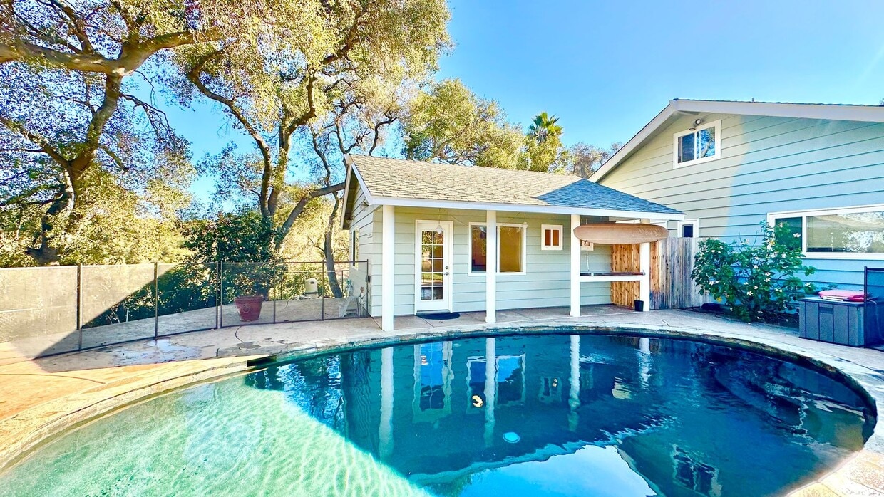 Foto principal - Darling Stand Alone & Detached Open Studio Layout Guest Home unit on Private Country Property in ...