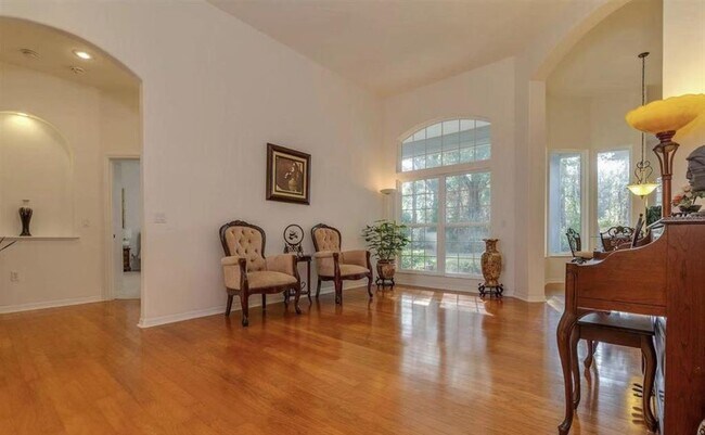 Building Photo - 8707 SW 15th Ave