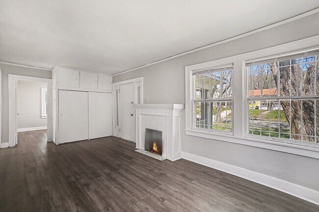 Foto del edificio - 2407 E 67th Terrace