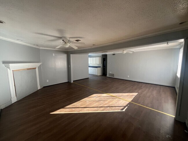 Foto del edificio - $1,195 - 3 Bedroom 1.5 Bathroom House In Jacksonville