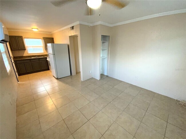 Building Photo - 1009 Vine Ave