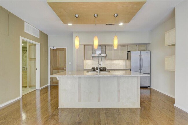 Building Photo - 1600 Barton Springs Rd