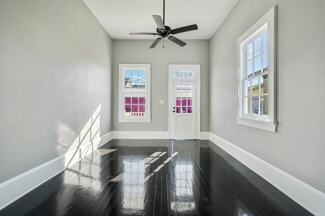 Living Room - 2333 Columbus St