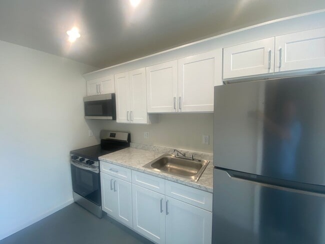 Foto del edificio - Remodeled 2bed/1bath near Industrial Park!