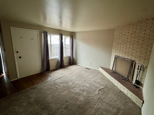 Livingroom/Fireplace - 2059 N 250 W