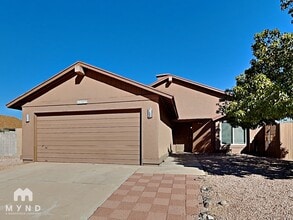 Building Photo - 10037 E Stella Rd