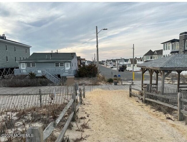 Building Photo - 2200 Oceanfront