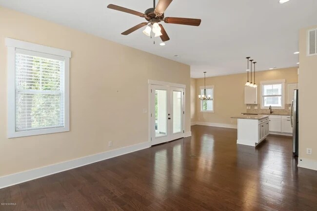 Foto del edificio - 6018 Shinnwood Rd