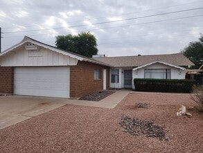 Building Photo - 8425 E Crestwood Way