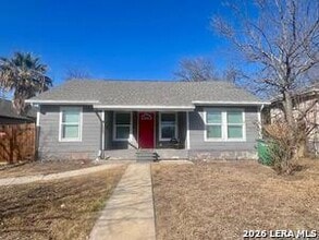 Building Photo - 1035 W Wildwood Dr