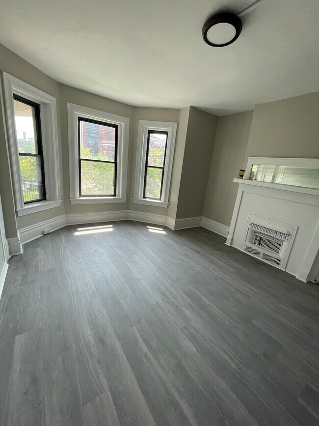 Foto del edificio - 4901 Friendship Ave